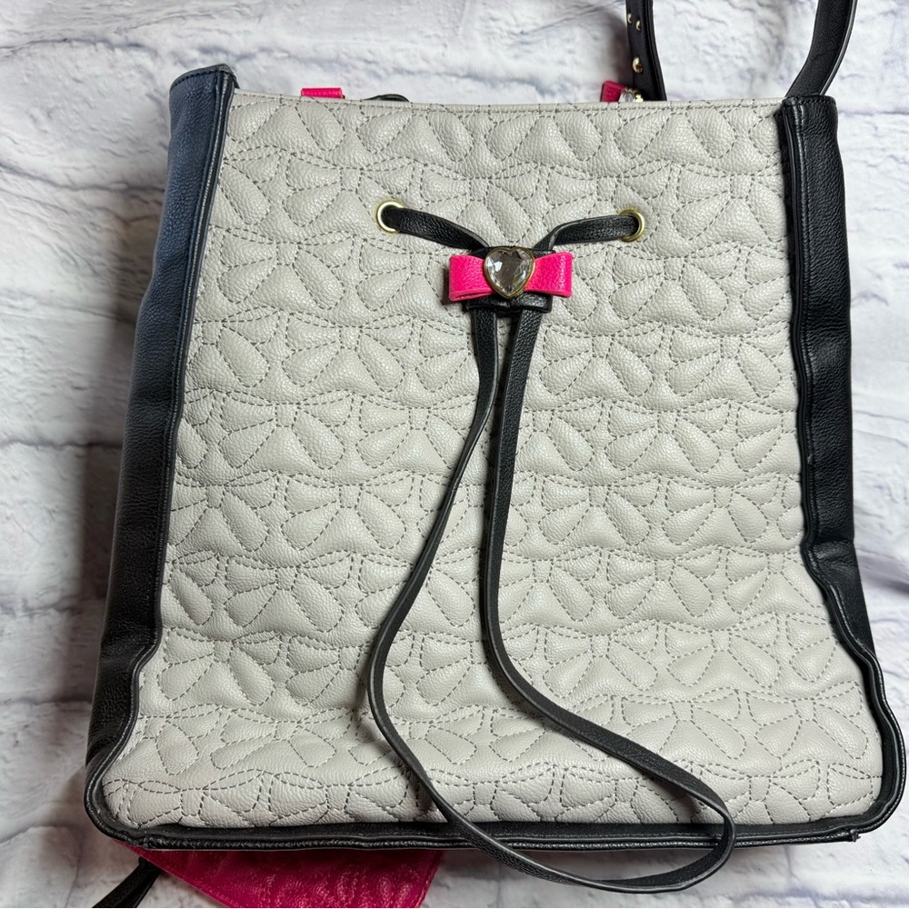 Betsey Johnson Sample: Quilted Tote Bag with Pink Bows and other Accents (0253)